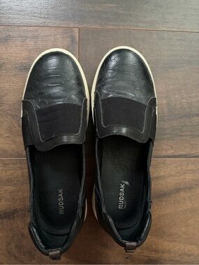 RUDSAK Black Slip-On Sneakers
